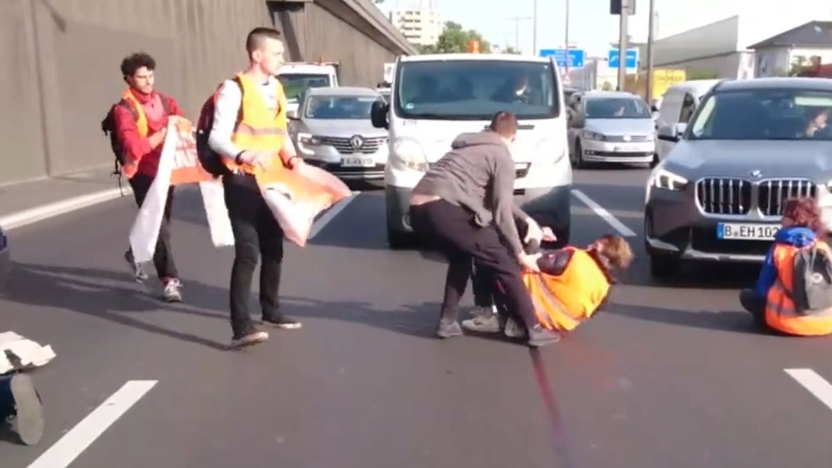 Blokady pojawiły się na 11 ulicach stolicy Niemiec