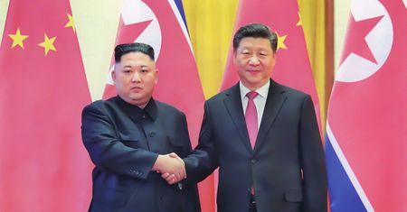 Chiny czule o Kimie. W "tradycyjnej przyjaźni" chodzi o interesy