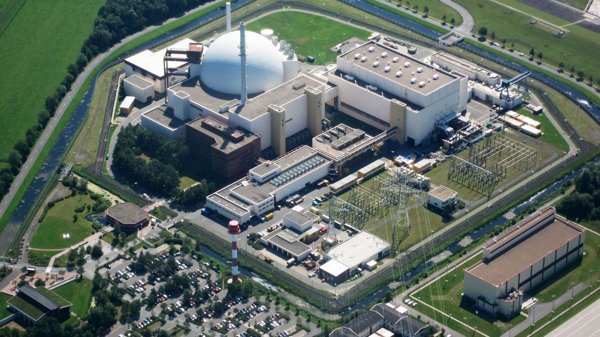 Rosyjski dron Orlan-10 miał latać nad elektrownią atomową.