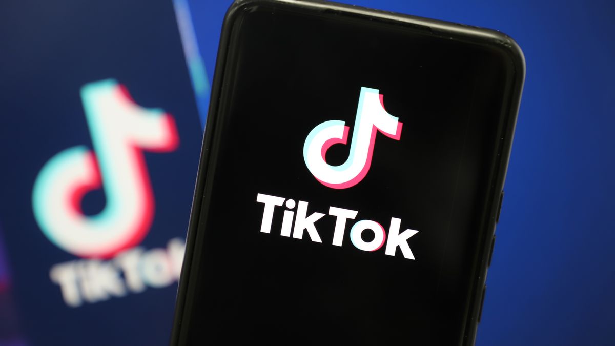YICHANG, CHINA - FEBRUARY 14, 2025 - An illustration photo shows the TikTok LOGO displayed on a smartphone in Yichang, HubIllustration TikTokei province, China, Feb. 14, 2025. (Photo credit should read CFOTO/Future Publishing via Getty Images)