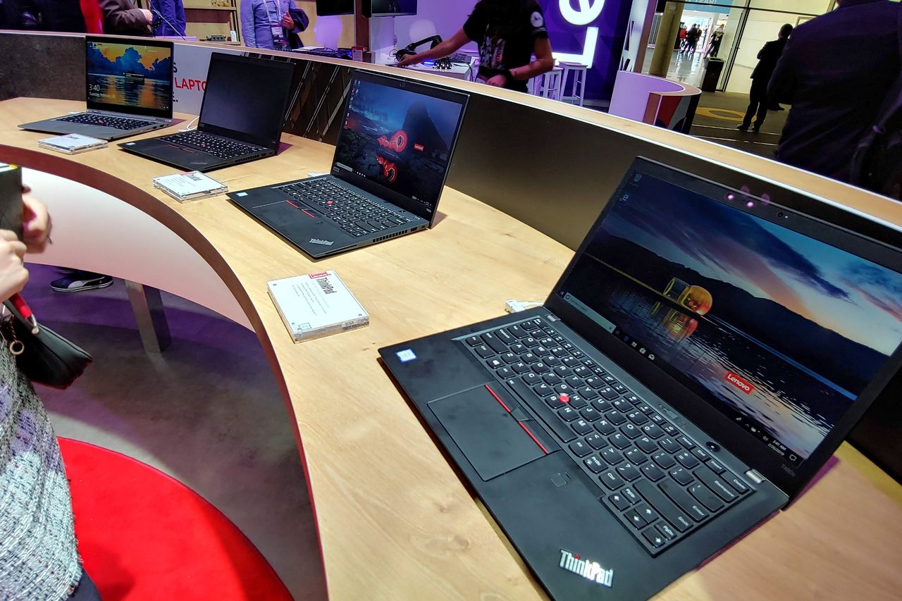 Nowe ThinkPady na stoisku Lenovo na MWC, T590 na pierwszym planie