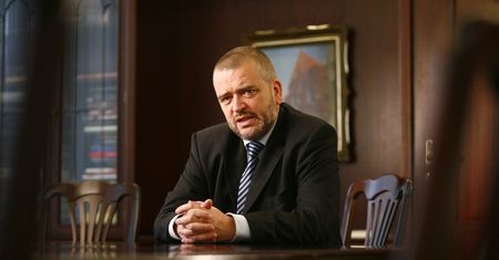 Prof. Dariusz Filar dla Money.pl: Tusk nas zadłuży, bo na nic więcej go nie stać