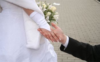 Najlepszy wiek na ślub. Ustalenia badaczy dają do myślenia