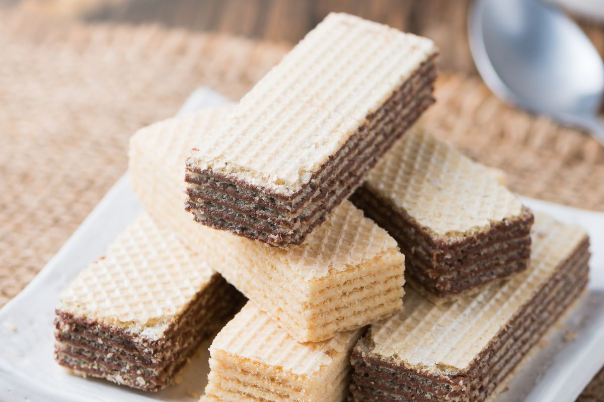 Przepis na te wafle znalazłem w starym zeszycie mamy. W PRL-u były hitem