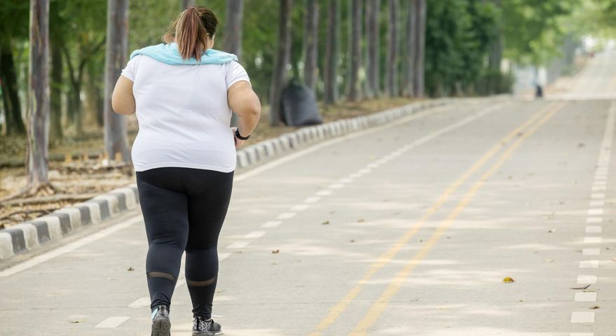 Osoby z otyłością ciężej przechodzą zakażenie koronawirusem
