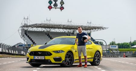 Pierwsza jazda: Ford Mustang Mach 1 na torze, drodze i w scenie jak z amerykańskiego filmu akcji