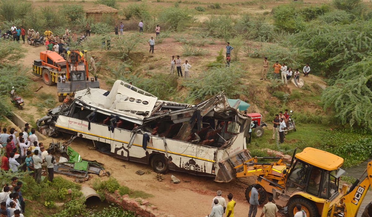 Indie. Tragiczny wypadek. 29 osób nie żyje, wiele jest rannych