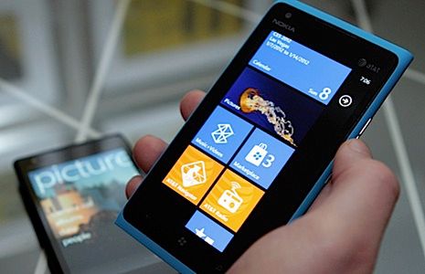 Nokia Lumia 900 oficjalnie - lepsza niż 800! Jest tylko jedno "ale" [wideo] 2
