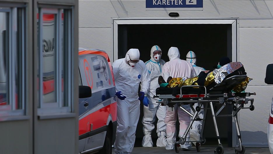 Koronawirus w Polsce. Alarmujące dane o nowych przypadkach. Ministerstwo Zdrowia informuje (East News)