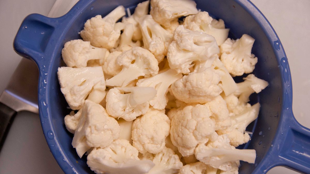 Gotowany mrożony kalafior bez dodatku soli, odsączony