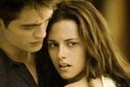 ''Saga Zmierzch: Przed świtem. Część 2'': Złe wampiry polują na Kristen Stewart i Roberta Pattinsona