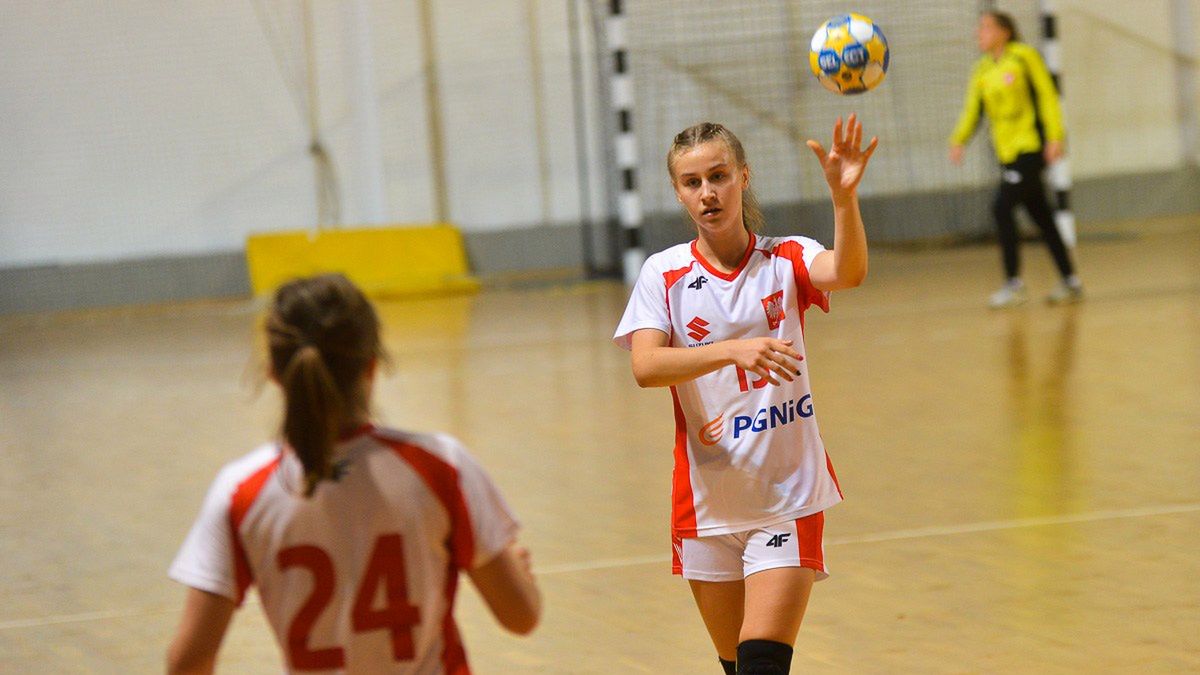 Zdjęcie okładkowe artykułu: Materiały prasowe / W17EHF2017MKD.MK / Na zdjęciu: reprezentantki Polski