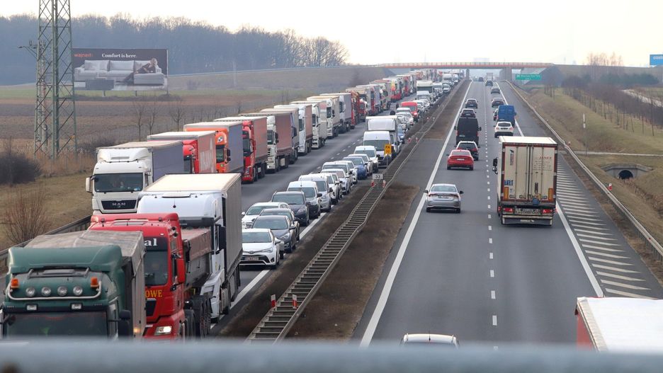 Tragiczny wypadek na S8 pod Wrocławiem. Dwie osoby zginęły na miejscu, droga jest zablokowana. / zdjęcie ilustracyjne