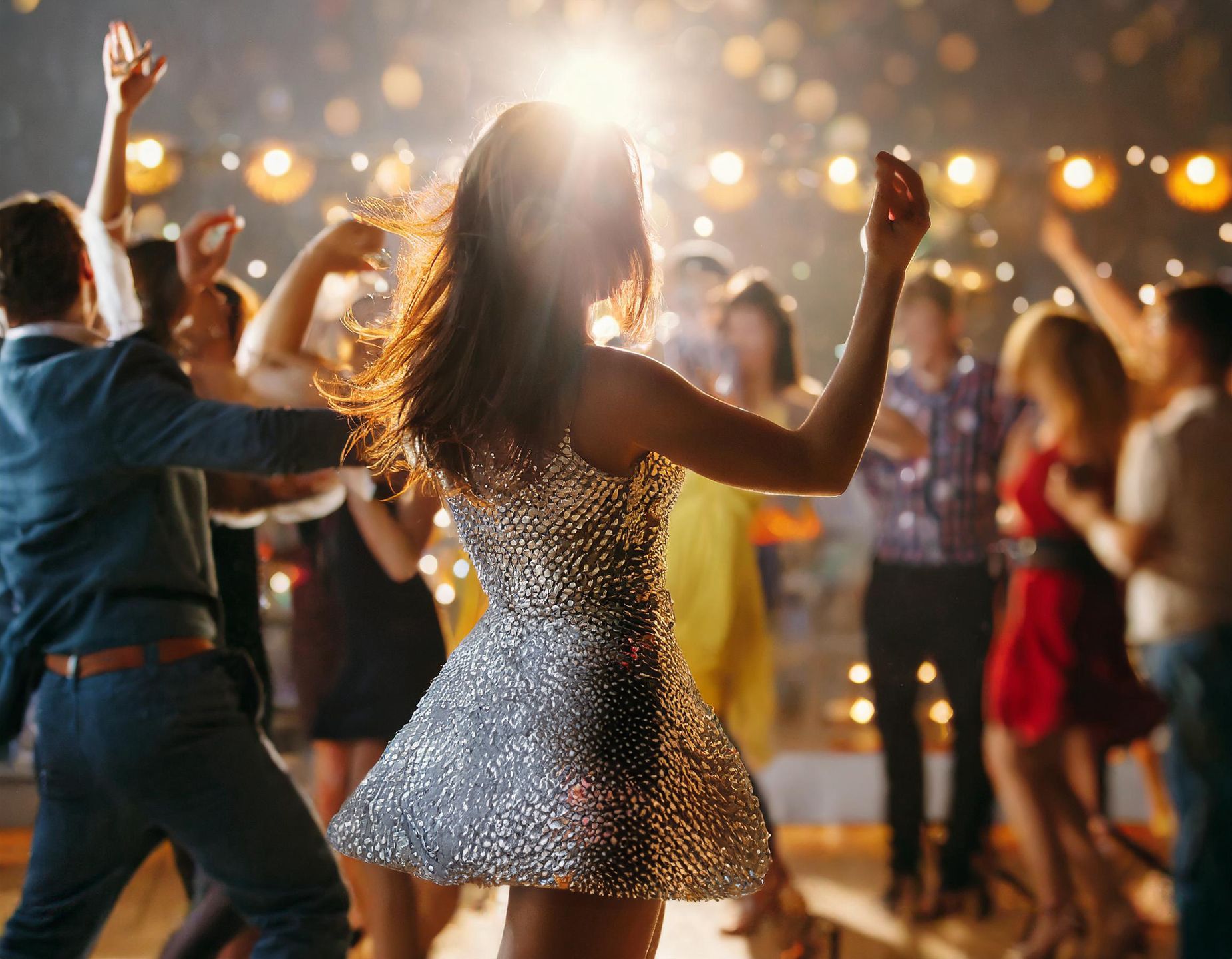 impreza, prywatka, taniec, dancing, dansing, party, zabawa, wieczorek, taneczny, ludzie, dyskoteka, kobieta, sukienka, bez osób