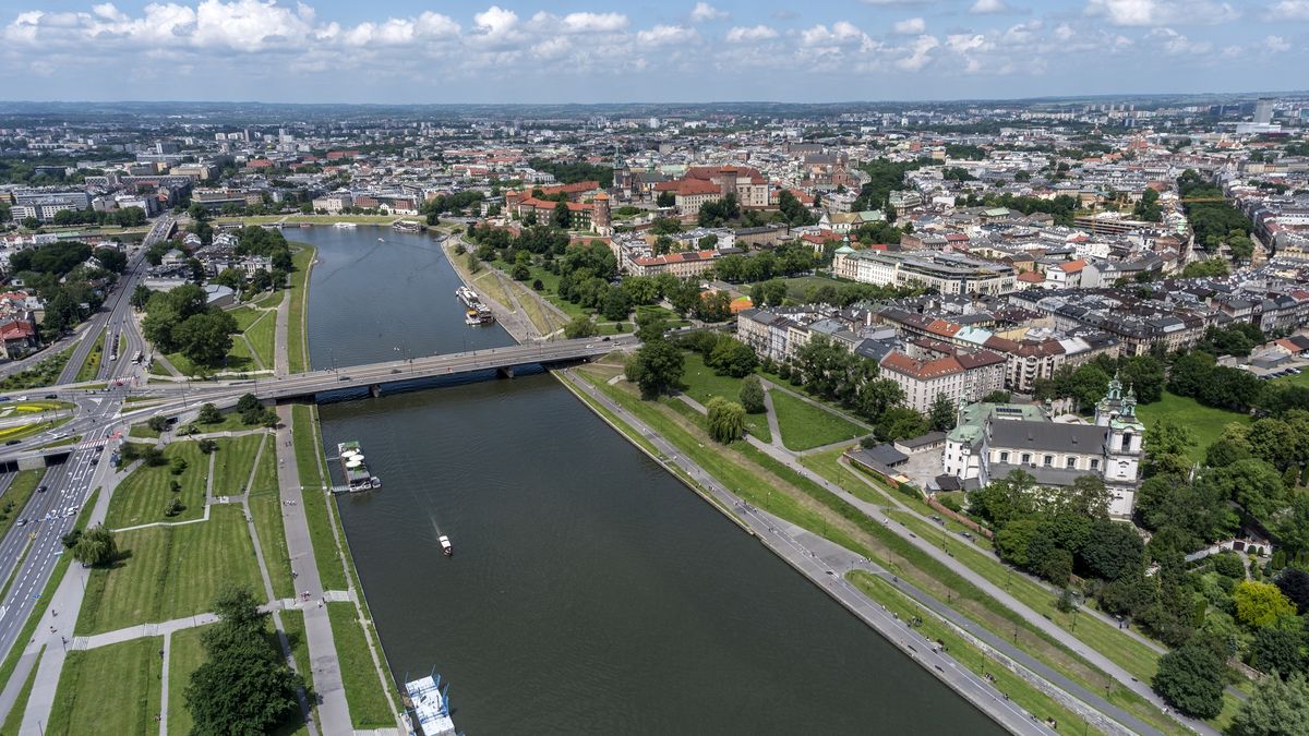 Młoda dziewczyna rzuciła się do Wisły w Krakowie 