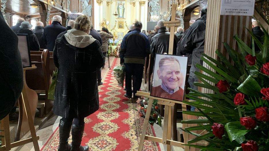 Ryszard Szurkowski spoczął w rodzinnych stronach. Wybitnego kolarza żegnała rodzina i przyjaciele