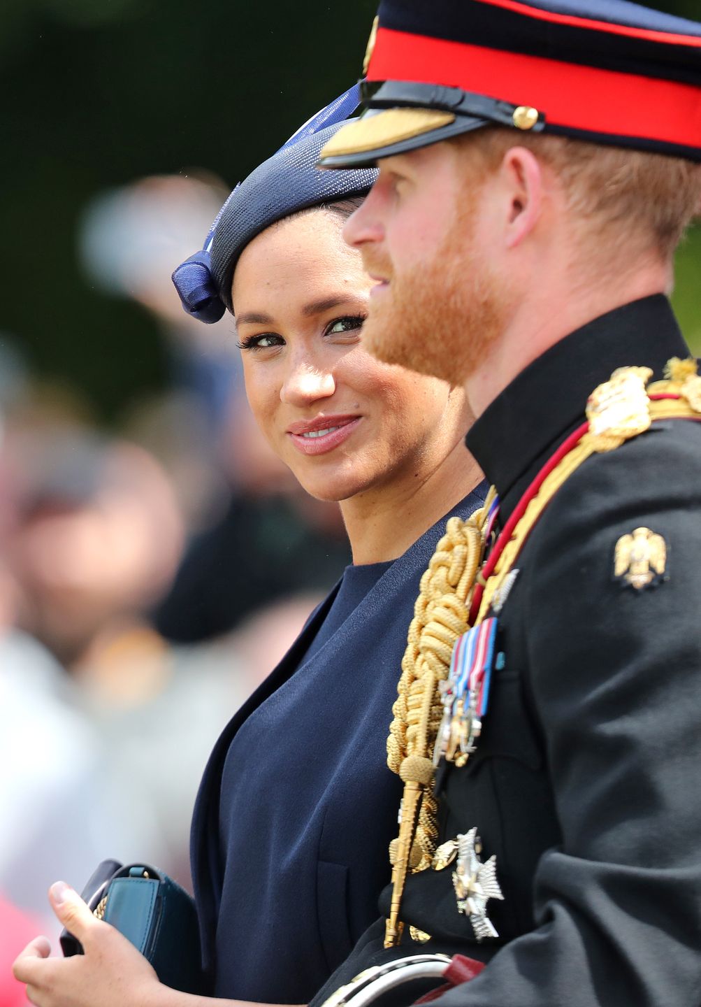 Harry instruował Meghan podczas oficjalnych uroczystości? Ekspertka potwierdza słowa eksroyalsów