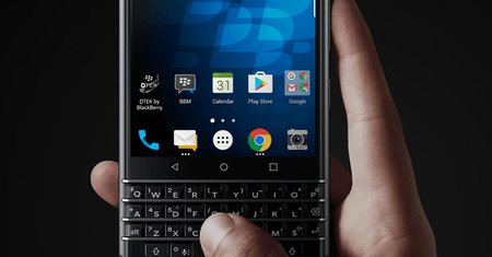 BlackBerry KEYone z wypadającym wyświetlaczem. Tak umiera legenda
