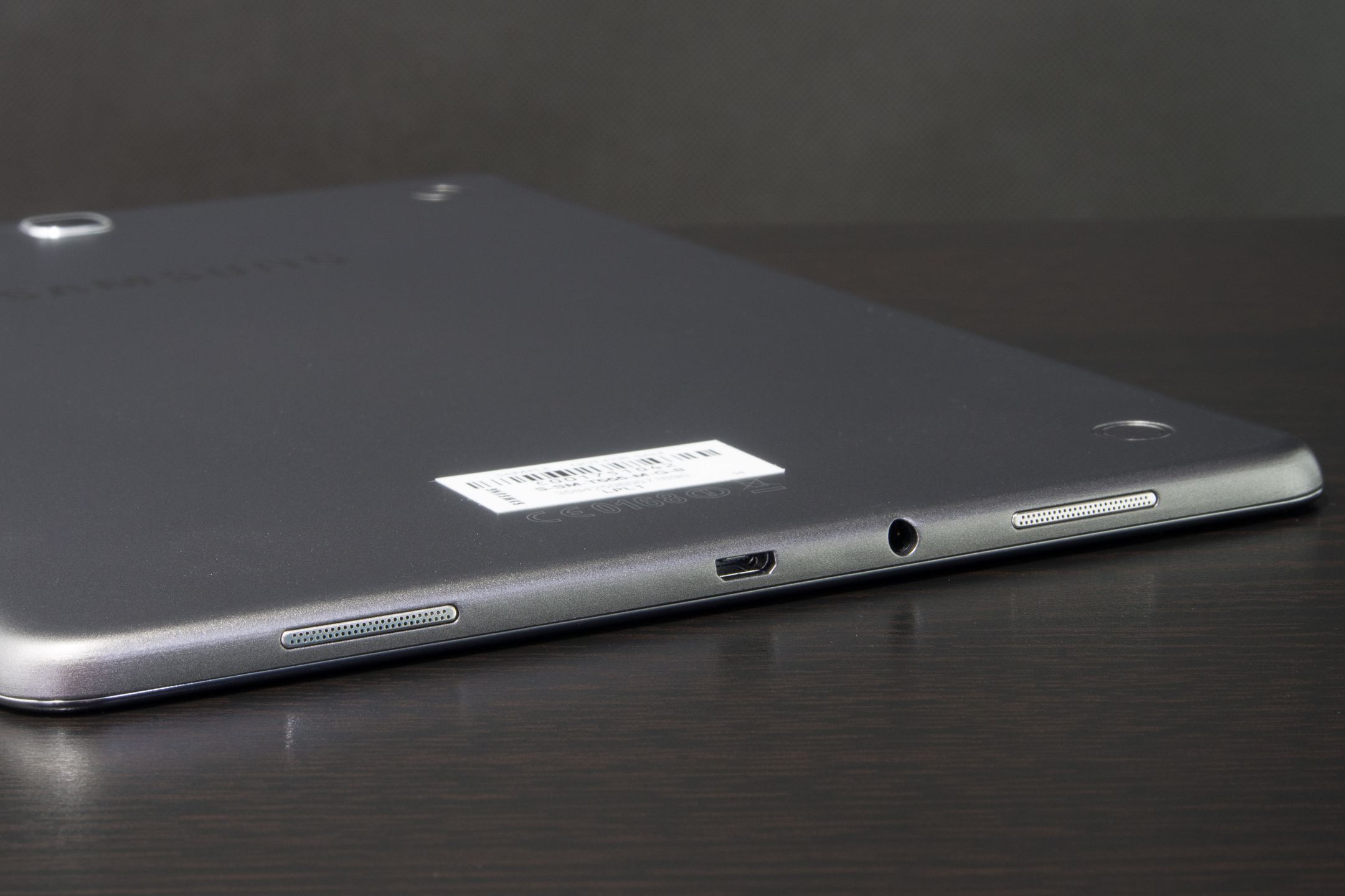Samsung Tab A 9.7 LTE: lekki i mobilny, ale zdecydowanie za drogi tablet 2