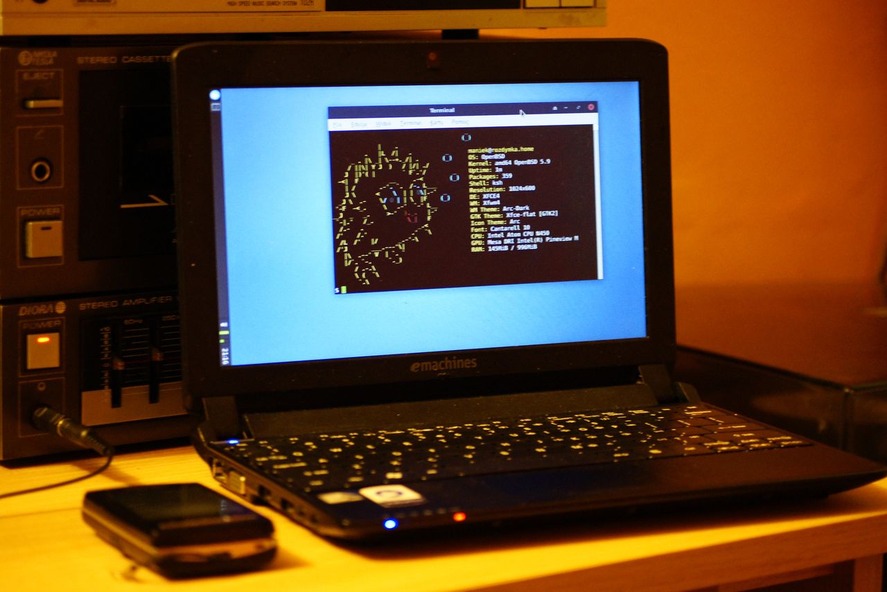 Systemy BSD w praktyce – instalacja i testy OpenBSD na Acer Emachines EM350