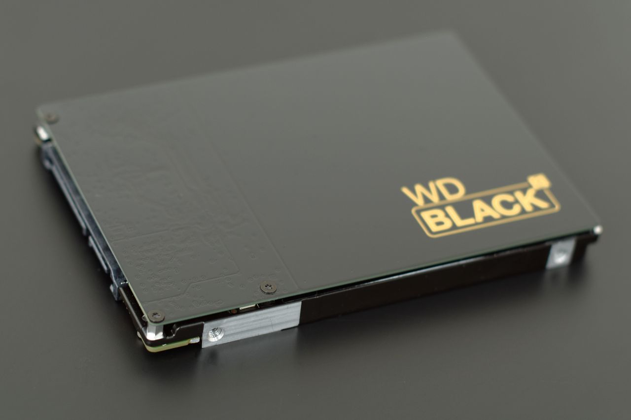 WD Black2: pomysł ciekawy, ale realizacja pozostawia sporo do życzenia