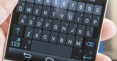 Klawiatura SwiftKey dostała GIF-y i poznała nowe języki, w tym telugu