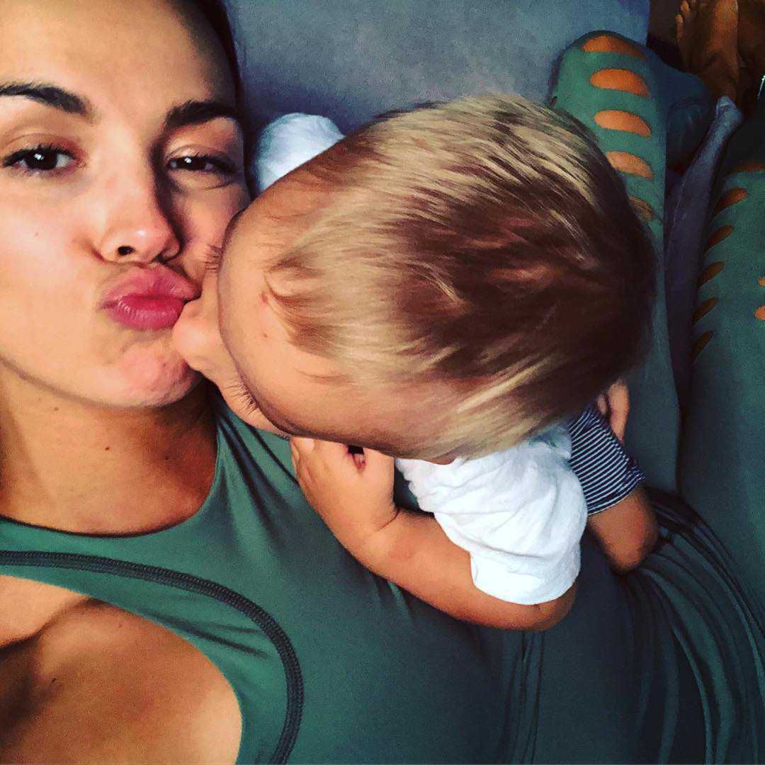 Paulina Krupińska z synem Jędrkiem