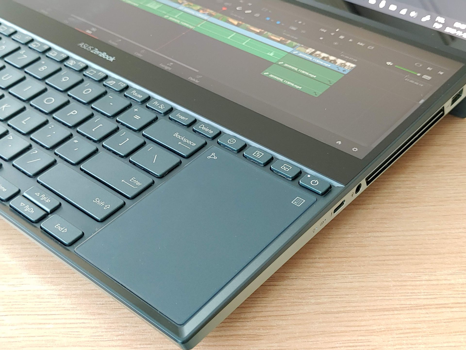 Asus Zenbook Pro Duo. Mistrz funkcjonalności 3