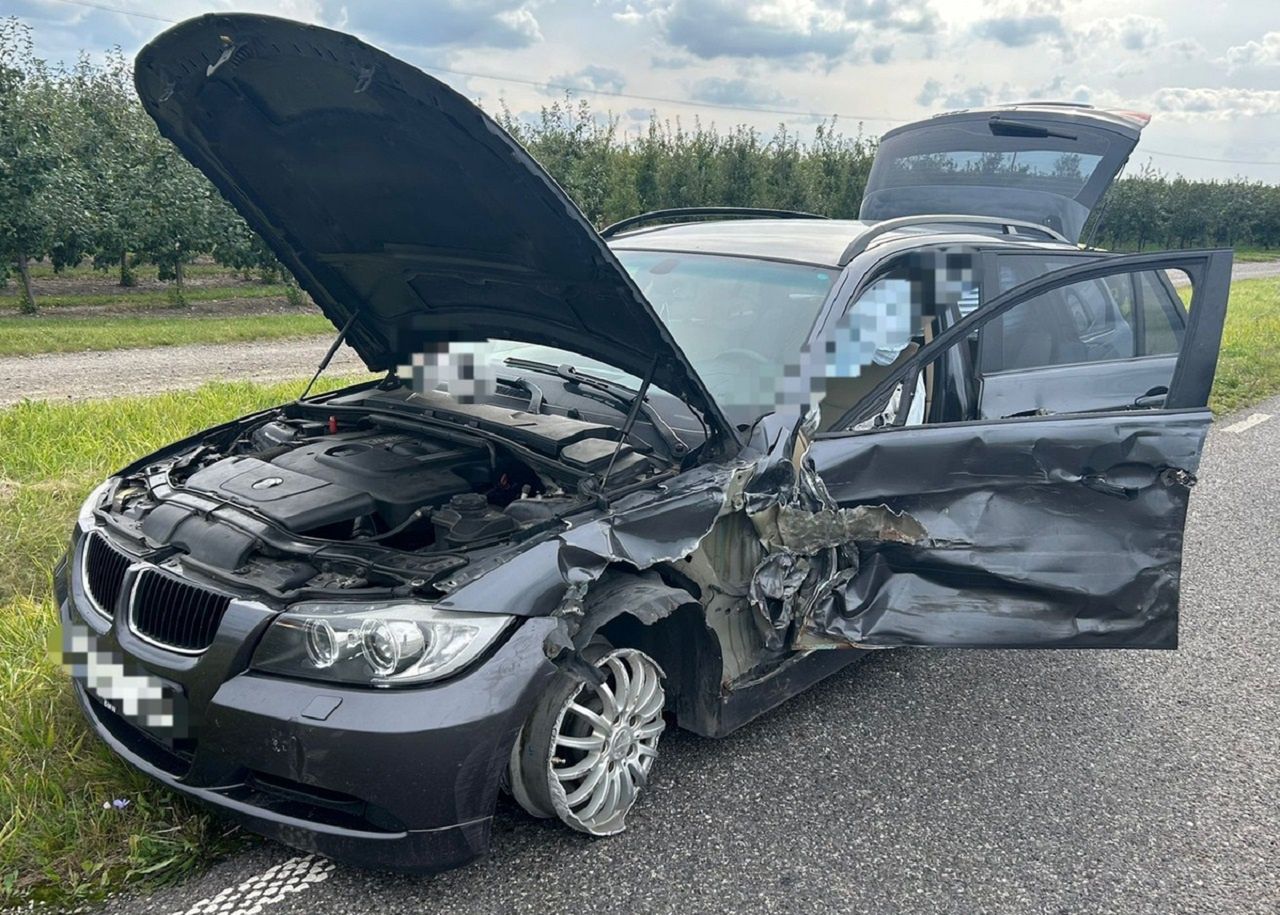 Kierowca BMW wyszedł z zarośli. Wtedy wyszło, w jakim jest stanie