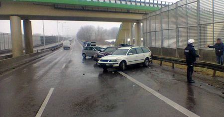 Karambol na obwodnicy Lublina. Kolizja 12 samochodów na S12