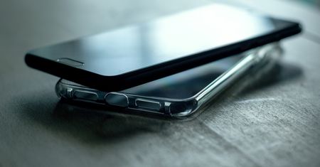 Niewidzialna ochrona telefonu. Nie ukrywaj smartfona w pokrowcu
