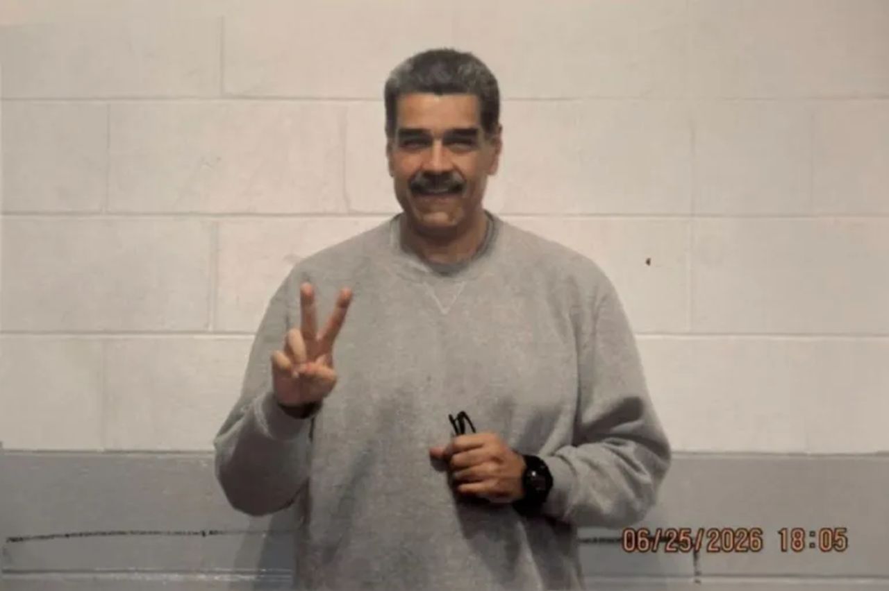 Nicolas Maduro w więzieniu. Są zdjęcia. Zwróć uwagę na jeden szczegół