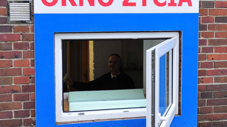 Matki zostawiające dziecko w oknie życia nie są poszukiwane