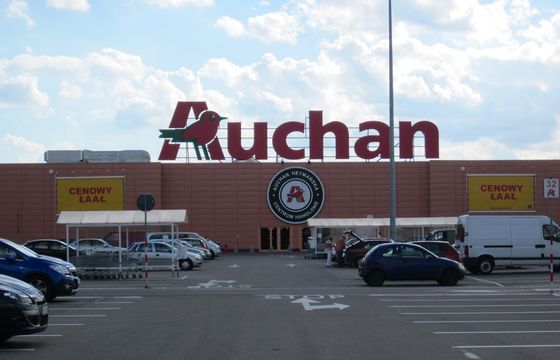 Klakson w reklamie Auchan uznany za zagrożenie na drodze. KER zgadza się ze skargą