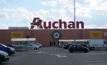 Klakson w reklamie Auchan uznany za zagrożenie na drodze. KER zgadza się ze skargą