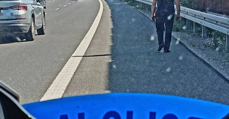 Zdumiewający spacer po S7. Nie miał butów, był podrapany