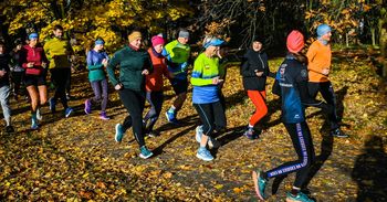 Parkrun Bydgoszcz 501. W słońcu i uśmiechami zaczęliście kolejną setkę! Zobaczcie zdjęcia biegaczy