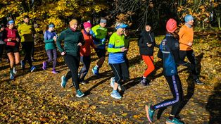 Parkrun Bydgoszcz 501. W słońcu i uśmiechami zaczęliście kolejną setkę! Zobaczcie zdjęcia biegaczy