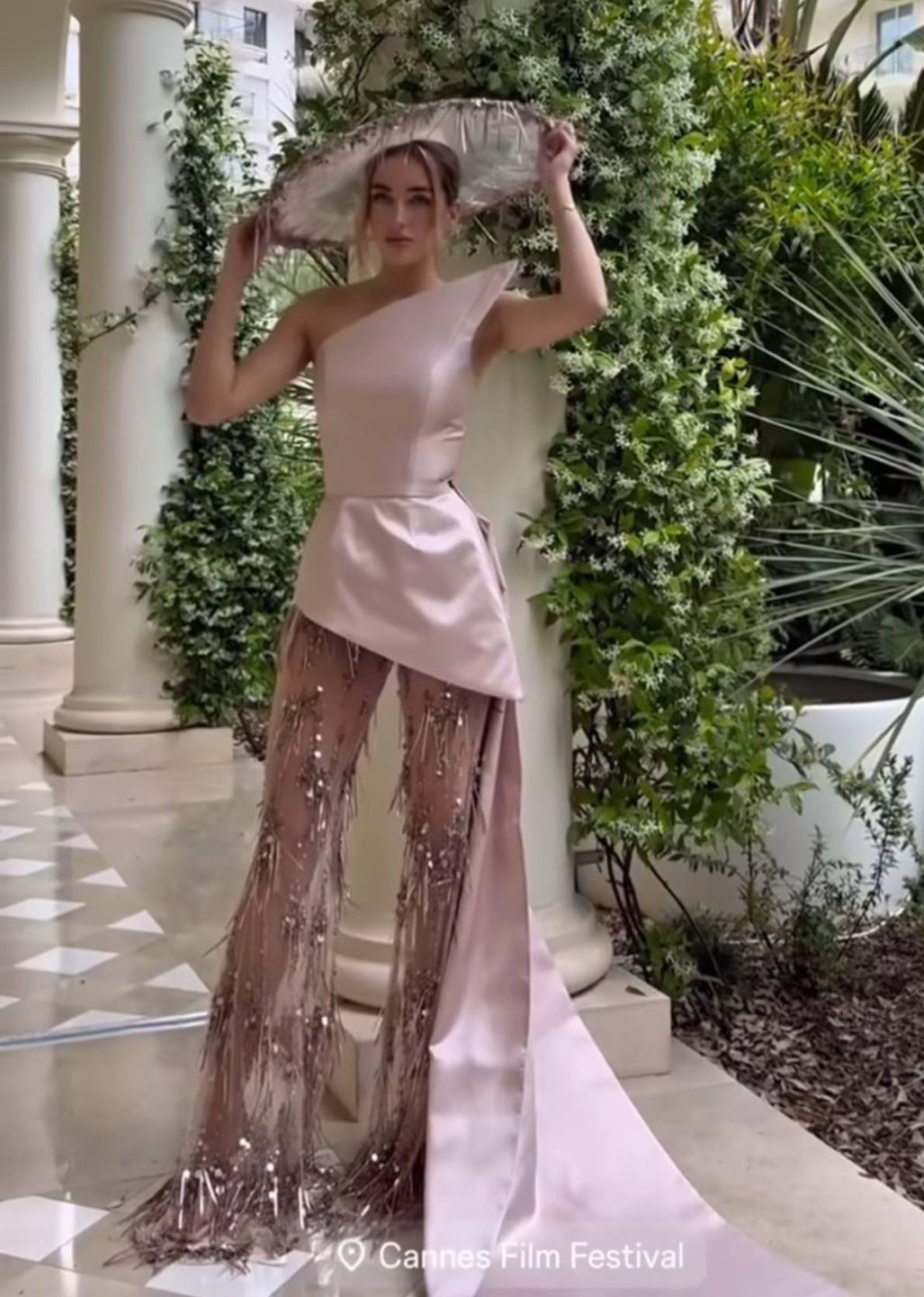 Caroline Derpienski lansuje się w Cannes