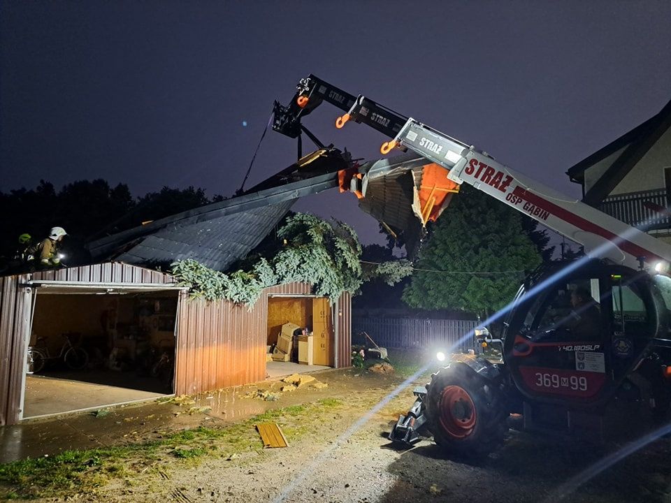 Zniszczenia po silnej burzy w Gąbinie