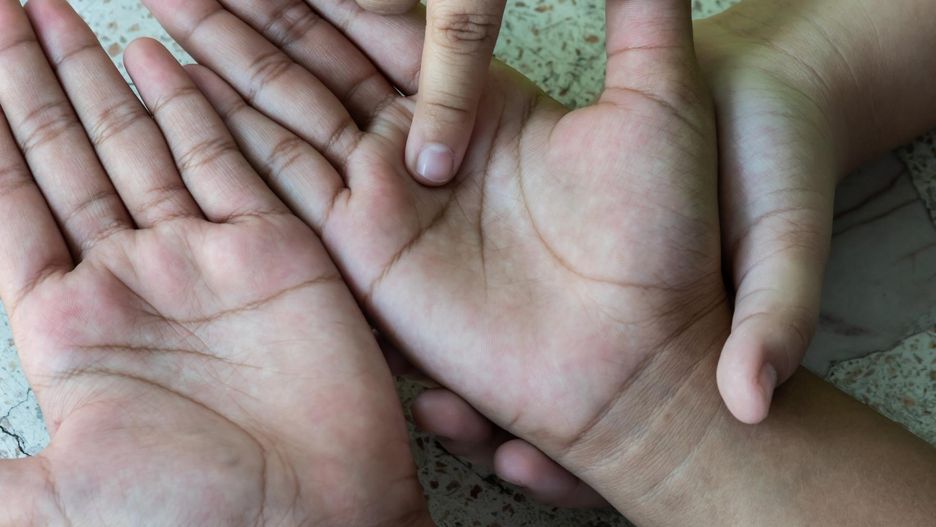 Linia małżeństwa. Powie ci, kiedy weźmiesz ślub, a także, czy nie zostaniesz wdową