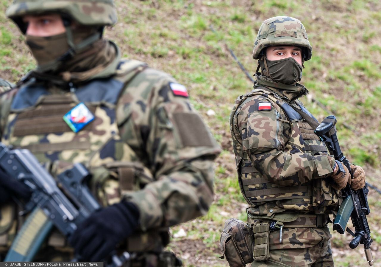 Polacy zgłaszają się do wojska 