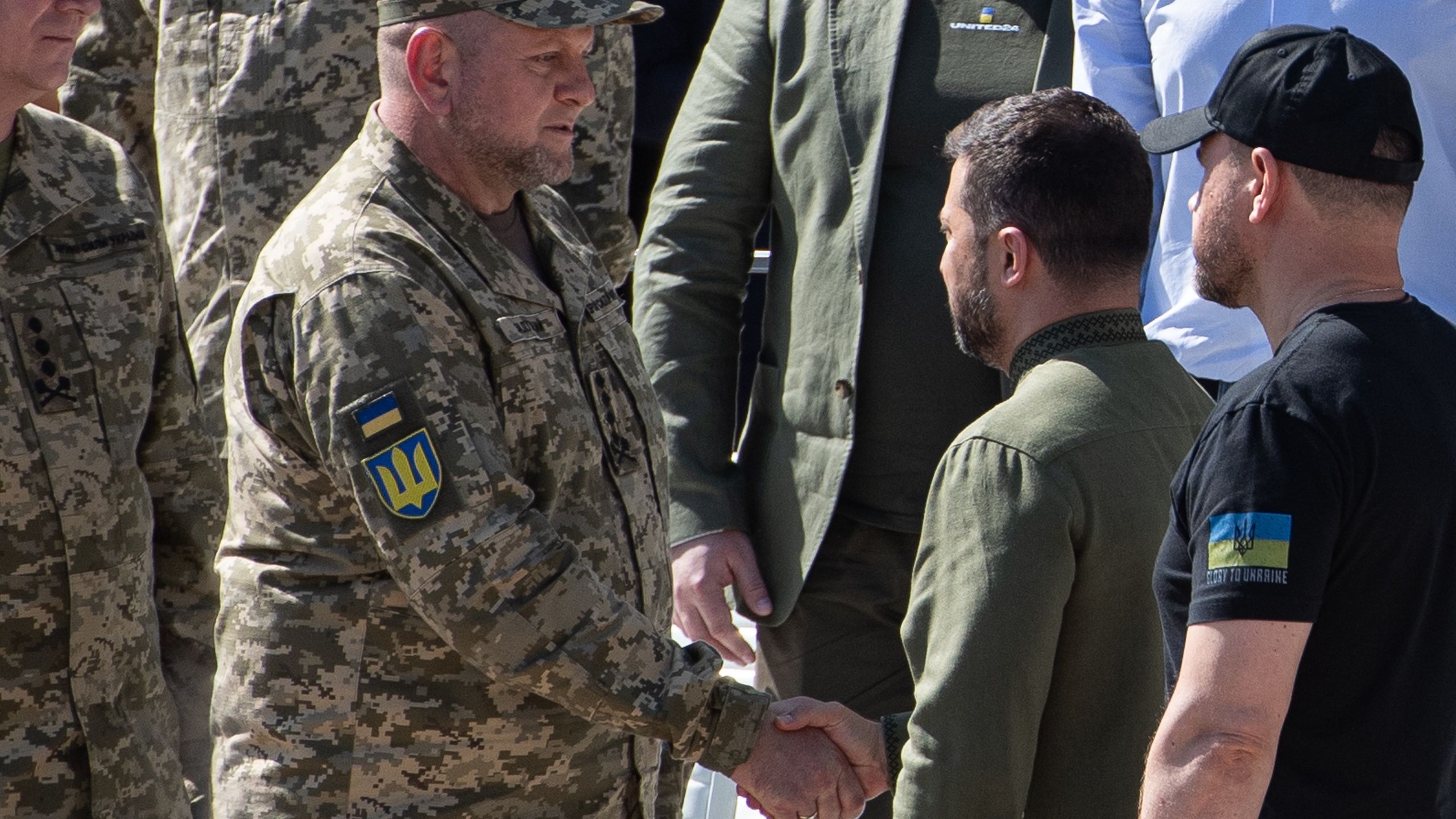 Gen. Wałerij Załużny i prezydent Wołodymyr Zełenski, 24 sierpnia 2023 r., Dzień Niepodległości Ukrainy