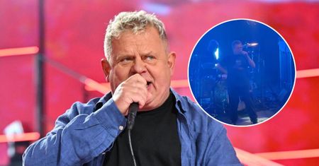 Kazik Staszewski rozpętał skandal swoim wystąpieniem. Internauci MASOWO reagują na nagrania: "Bełkot i fałsz, to nie koncert"