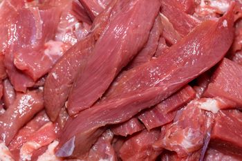 To mięso lepsze od jagnięciny, a wcale nie takie drogie. Tak rzadko je jemy, że wielu sprawdza, jak wygląda