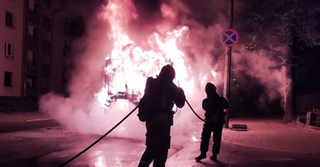 Bytom. Autobus stanął w płomieniach. Seria pożarów w pustostanie