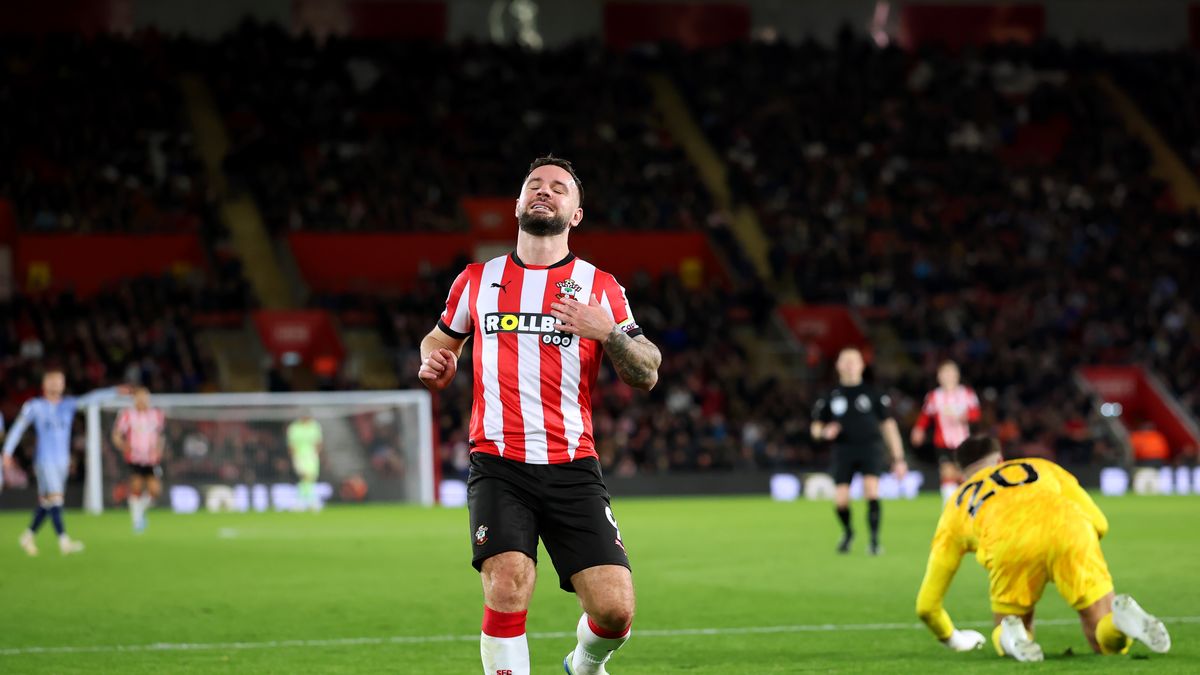 SOUTHAMPTON, ENGLAND - DECEMBER 15: Adam Armstrong of Southampton reacts during the Premier League match between Southampton FC and Tottenham Hotspur FC at St Mary's Stadium on December 15, 2024 in Southampton, England. (Photo by Dan Istitene/Getty Images)