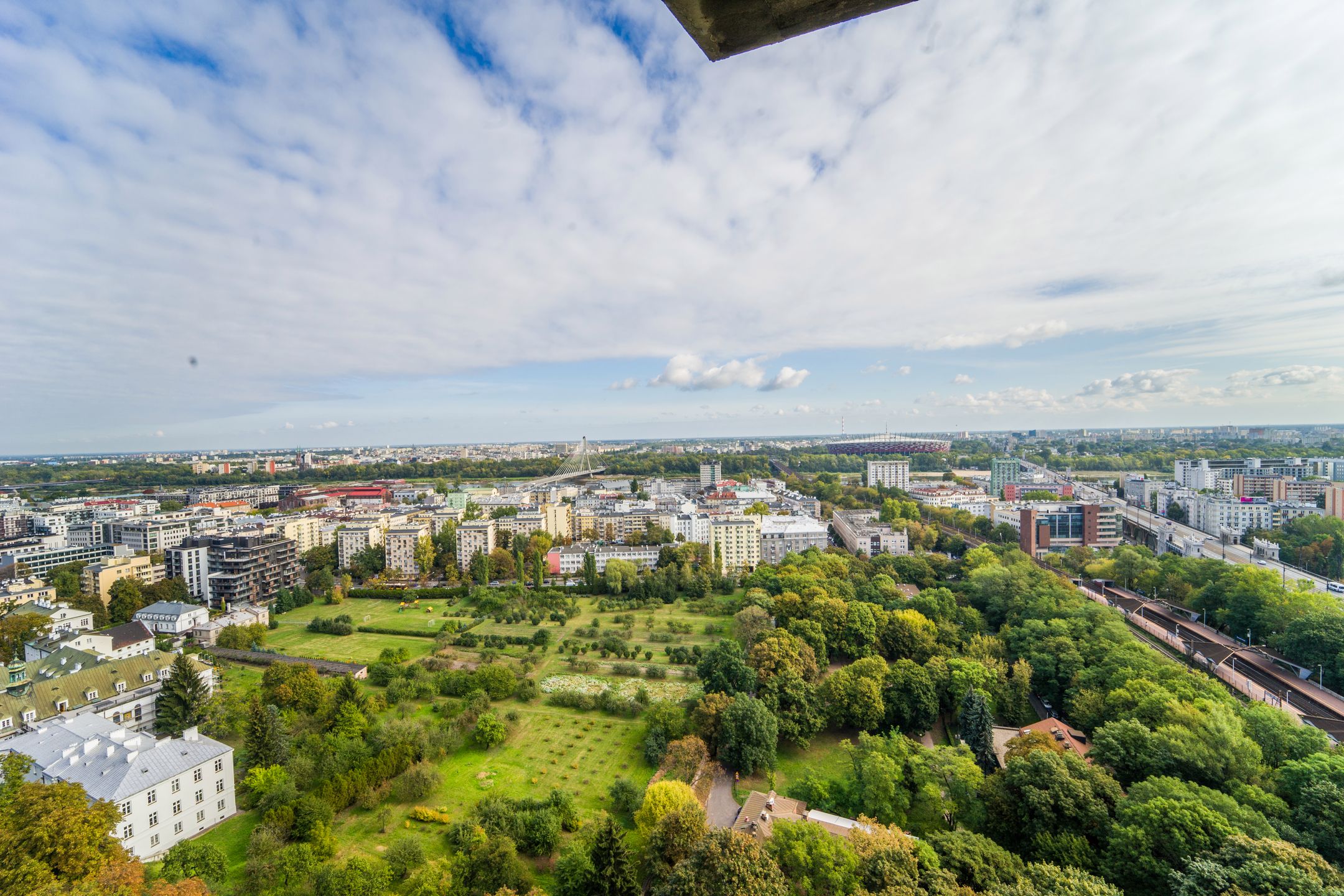 Samyang AF 14 mm f/2.8 FE - ultraszeroko, jasno i w przystępnej cenie [recenzja] 111