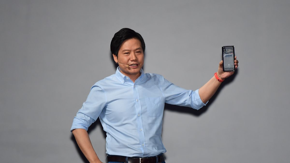 CEO Xiaomi Lei Jun korzysta z iPhone na co dzień? Możliwe /Fot. GettyImages