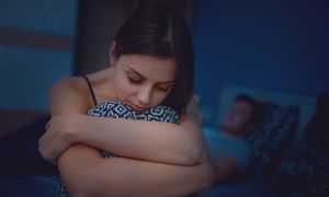 "Seks zaczyna się w głowie". Ekspert o intymnych problemach Polaków